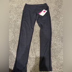 BRAND NWT Yogalicious Leggings S